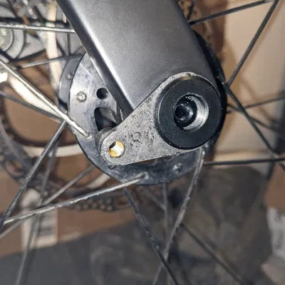 Giá đỡ chắn bùn cho phuộc trục xuyên