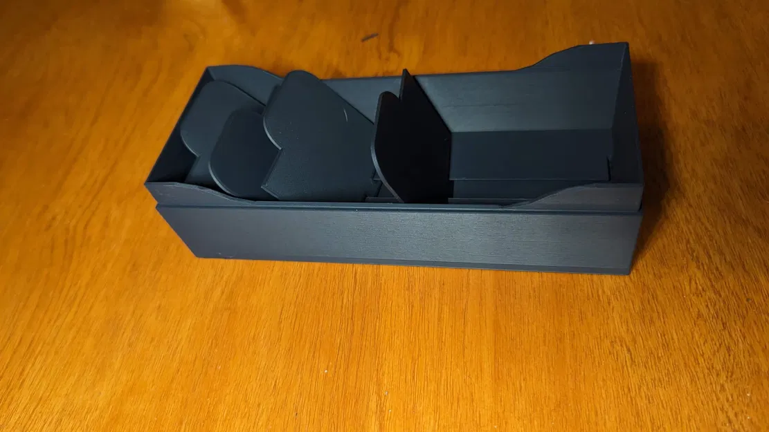 Giá đỡ thẻ có ngăn chia tích hợp trong đáy hộp - Image 1