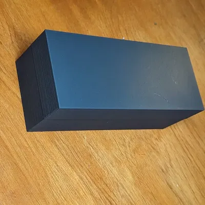 Giá đỡ thẻ có ngăn chia tích hợp trong đáy hộp