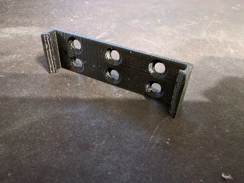 Bộ giá đỡ bảo vệ quá điện áp Philips SPN7040 - Image 1