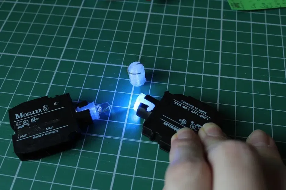 Đồ lắp đèn LED cho đèn tín hiệu Klöckner-Moeller EF - Image 3