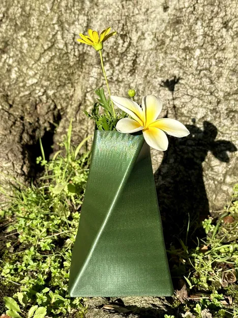 Bình hoa vuông xoắn hiện đại đơn giản - Image 1