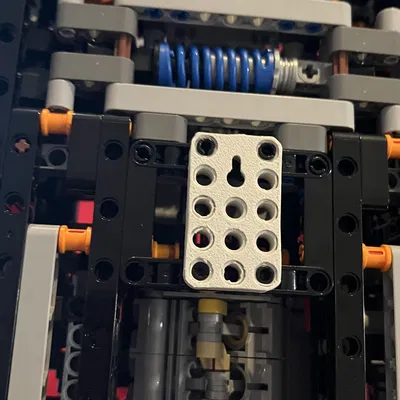 Giá đỡ treo xe hơi Lego Technic trên tường