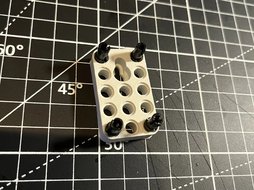 Giá đỡ treo xe hơi Lego Technic trên tường - Image 5