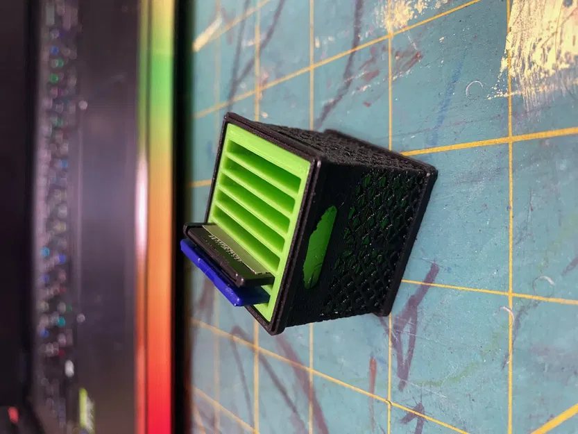 Giá đỡ thẻ nhớ SD/Micro SD hình thùng sữa - Image 4