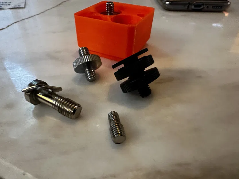 Giá đỡ cho các bộ chuyển đổi tripod nhỏ Gridfinity - Image 1