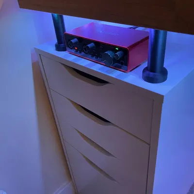 Giá đỡ Ikea Alex cho bàn làm việc và đồ nội thất