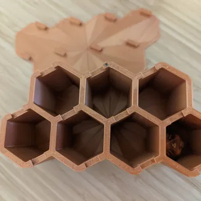 Hộp xúc xắc và giá đỡ mô hình mini cho TTRPG