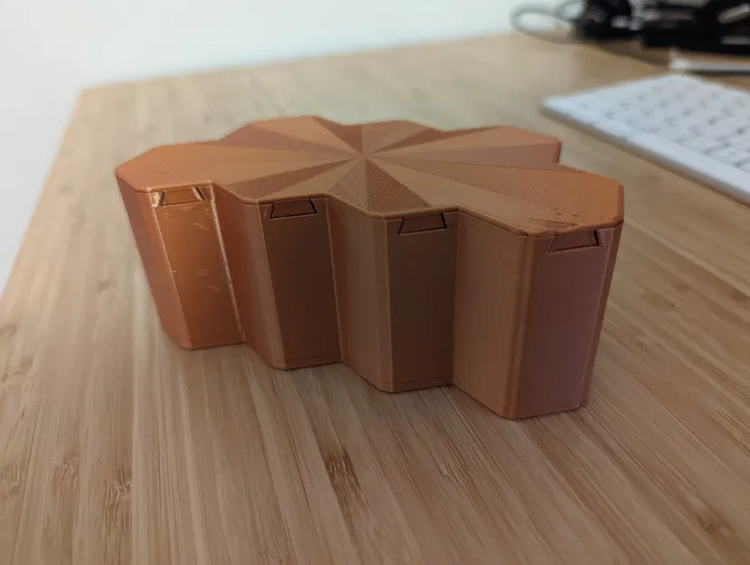 Hộp xúc xắc và giá đỡ mô hình mini cho TTRPG - Image 3