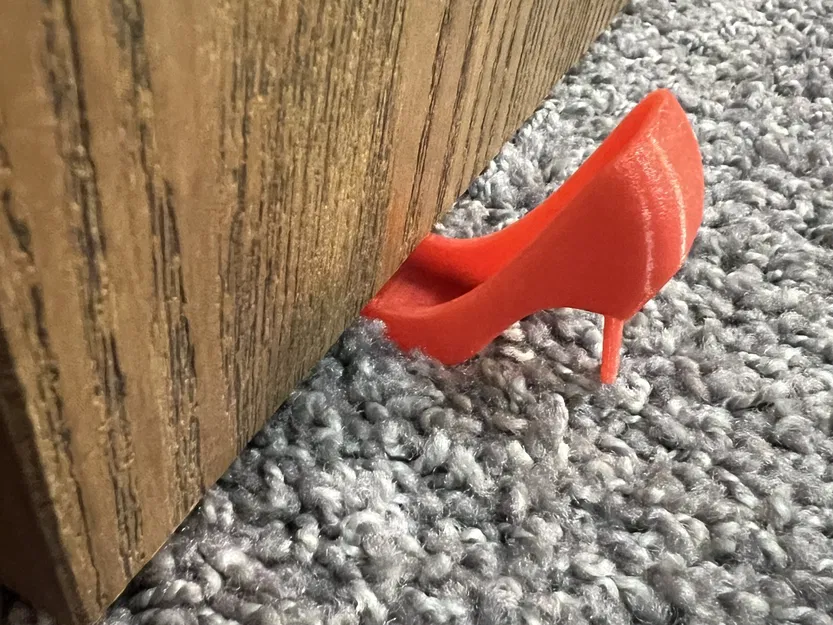 Giày chặn cửa hình dáng độc đáo từ DoorStop - Image 1