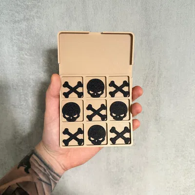 Bàn cờ Tic Tac Toe hình đầu lâu và xương cho Halloween