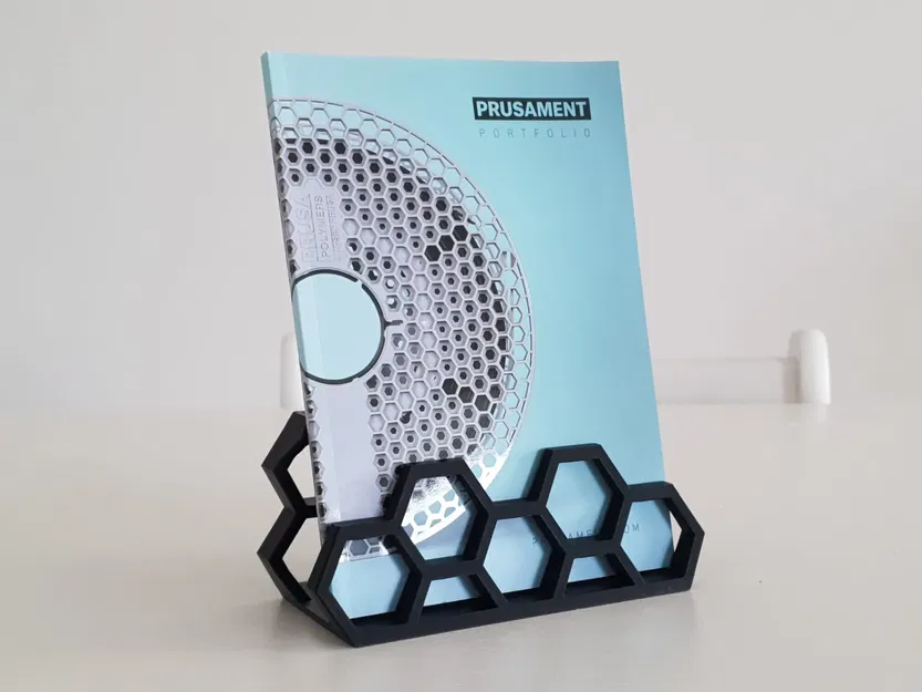 Chân Đế Trưng Bày Sách Prusament Portfolio - Image 1