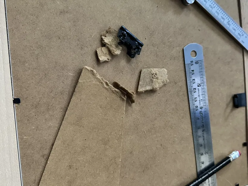 Giá đỡ chân cho khung tranh bị hỏng - Image 3