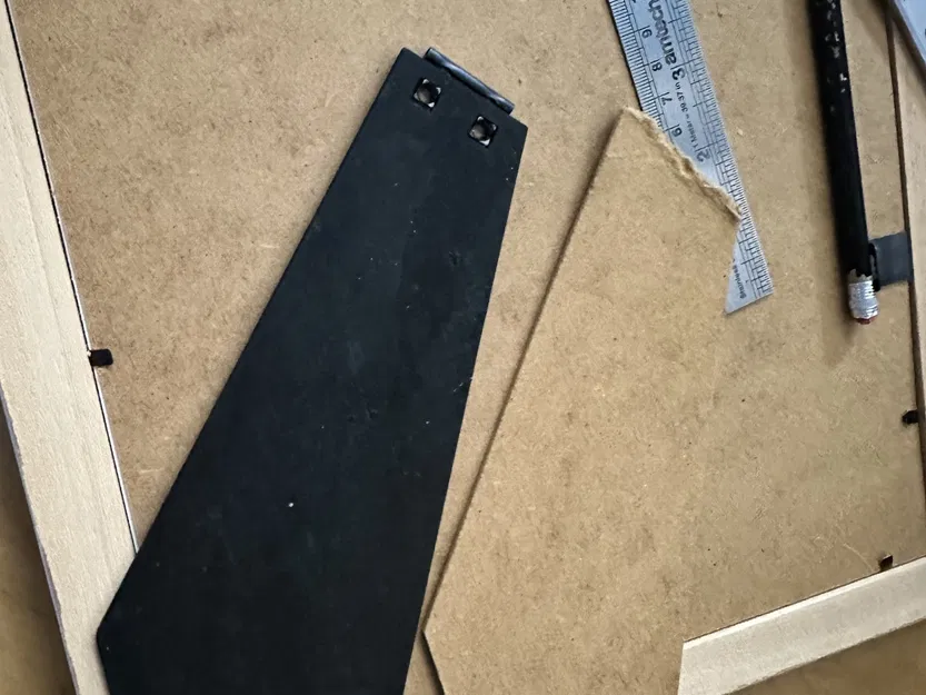 Giá đỡ chân cho khung tranh bị hỏng - Image 4