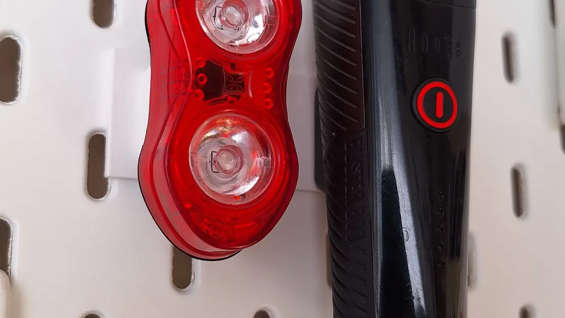 Giá đỡ đèn xe đạp Skadis tương thích Sigma 800 - Image 1