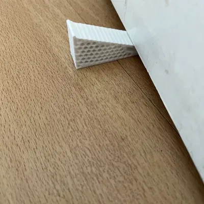 Cái chặn cửa nhỏ với chiều cao 2-30 mm