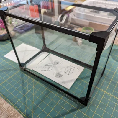 Khớp nối IKEA Skuffen dùng làm hộp trưng bày