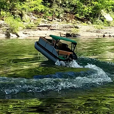 Thuyền RC Pontoon Big Chill Tỷ Lệ 1:8 của Black Crow