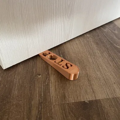 Giá đỡ cửa đơn giản với hai phiên bản khác nhau