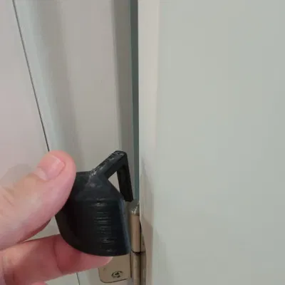 Hỗ trợ giữ cửa mở hoàn toàn bằng bản lề