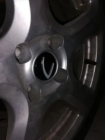 Nắp trung tâm bánh xe cho vành lốp mùa đông - Image 1