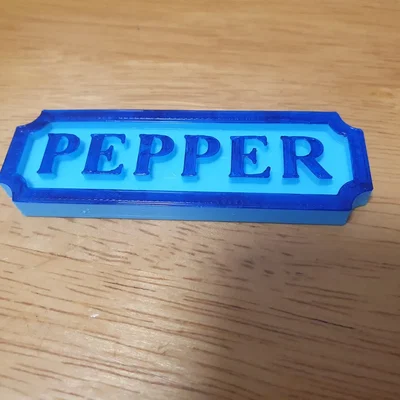 Bảng tên cho chó gia đình Pepper