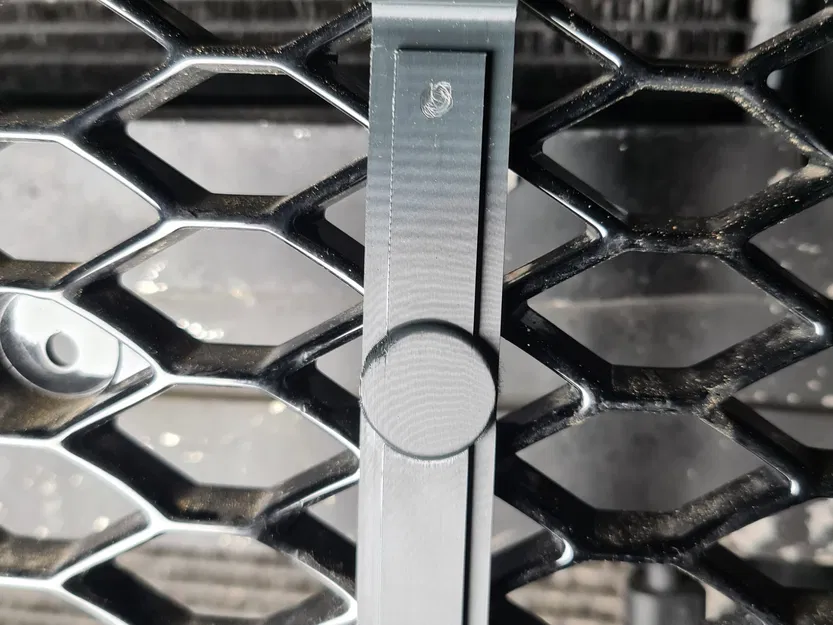 Giá Đỡ Biển Số Cho Lưới Tản Nhiệt Audi RS3 8P - Image 2