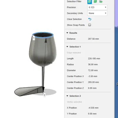 Ly rượu vang hình chặn cửa độc đáo