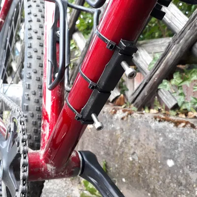 Giá đỡ bình nước gắn khung xe đạp cho chuyến đi bikepacking