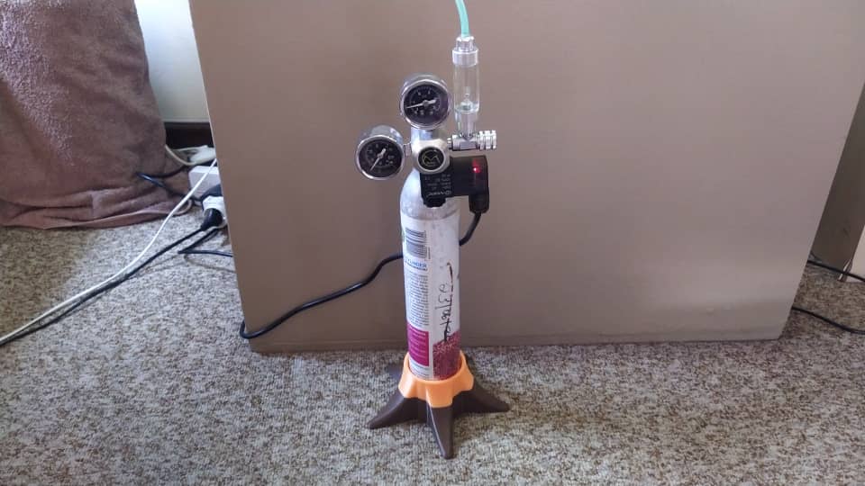 Giá đỡ bình gas cho bể cá thủy sinh - Image 3