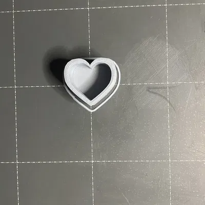 Cốc mực hình trái tim cho nghệ thuật xăm hình