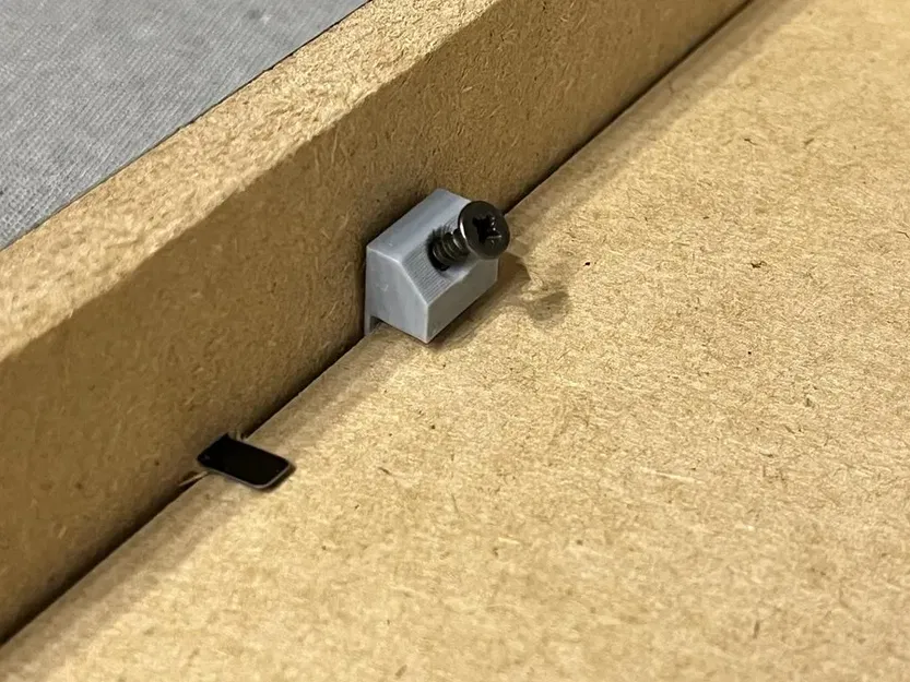 Sửa chữa khung tranh Ikea RIBBA bị hỏng clip gắn phía sau - Image 2