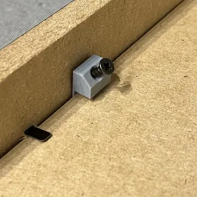 Sửa chữa khung tranh Ikea RIBBA bị hỏng clip gắn phía sau