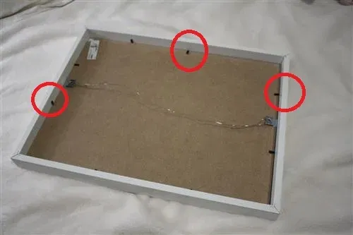 Sửa chữa khung tranh Ikea RIBBA bị hỏng clip gắn phía sau - Image 5
