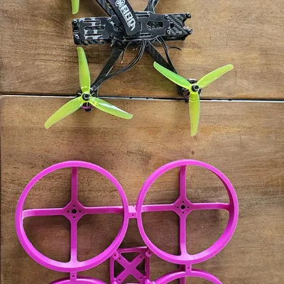 Mô hình quadcopter 5 inch Wicked Whoop với thiết kế độc đáo