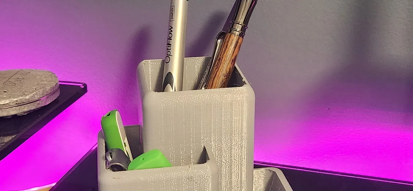 Giá đỡ bút hình khối với ngăn chứa phụ kiện - Image 1