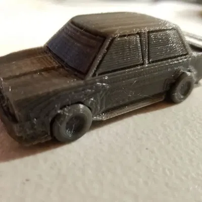 Xe đua rally low poly với bánh in liền