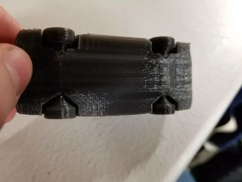 Xe đua rally low poly với bánh in liền - Image 3