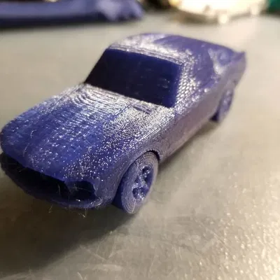 Ford Mustang với bánh xe di chuyển in liền