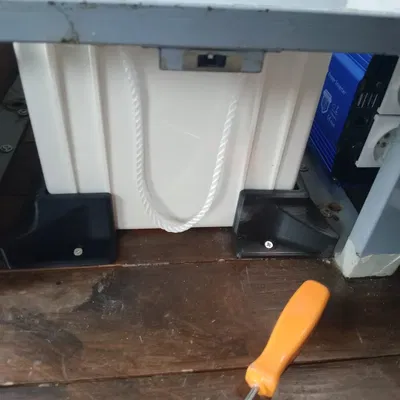 Góc khóa đa năng cho ắc quy dịch vụ xe cắm trại