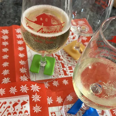 Bộ nhận diện ly cho tiệc tùng