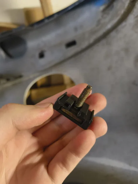 Tấm gắn ốc cản trước xe Peugeot 206 - Image 2