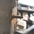 Tấm gắn ốc cản trước xe Peugeot 206 - Thumbnail 3