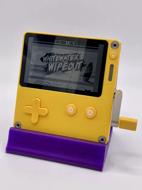 Giá đỡ hoàn hảo cho máy chơi game Playdate - Image 1