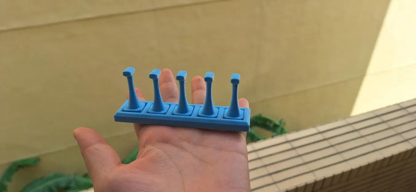 Giá đỡ móng tay với không gian cho nam châm - Image 1