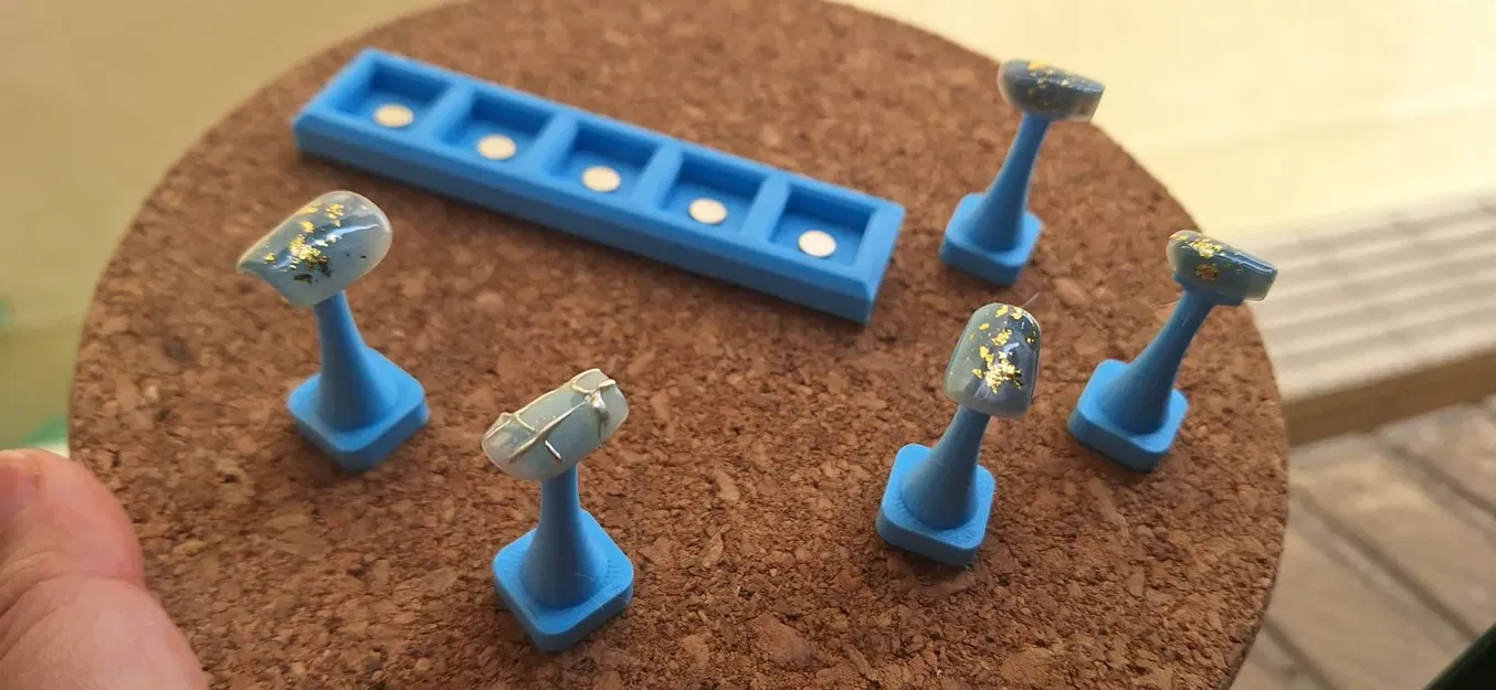 Giá đỡ móng tay với không gian cho nam châm - Image 2