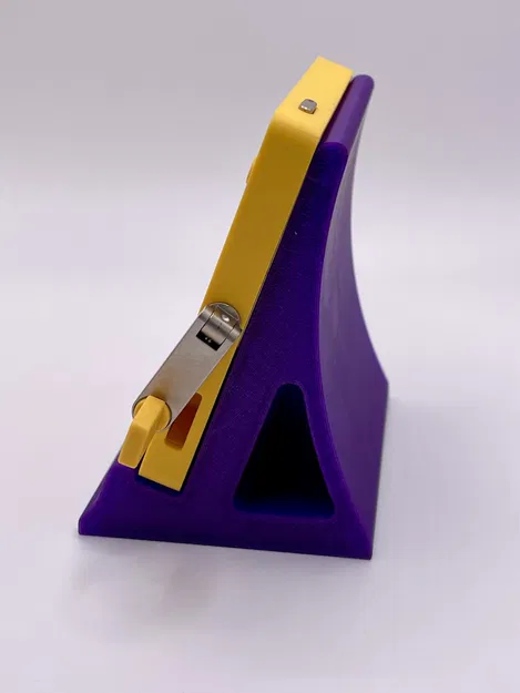 Giá đỡ hoàn hảo cho máy chơi game Playdate - Image 3