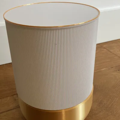 Đèn Maker với nắp 2 màu sắc