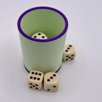 Cốc xúc xắc cho trò chơi Backgammon và 5 Roll