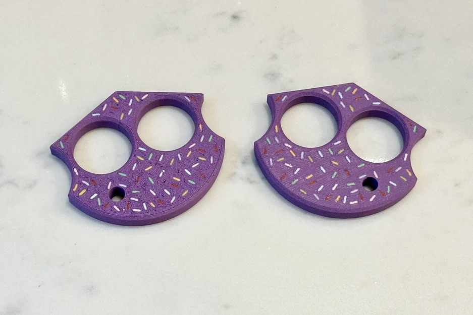 Dessert Warrior - Còng Tay Đồng Hai Ngón - Image 1